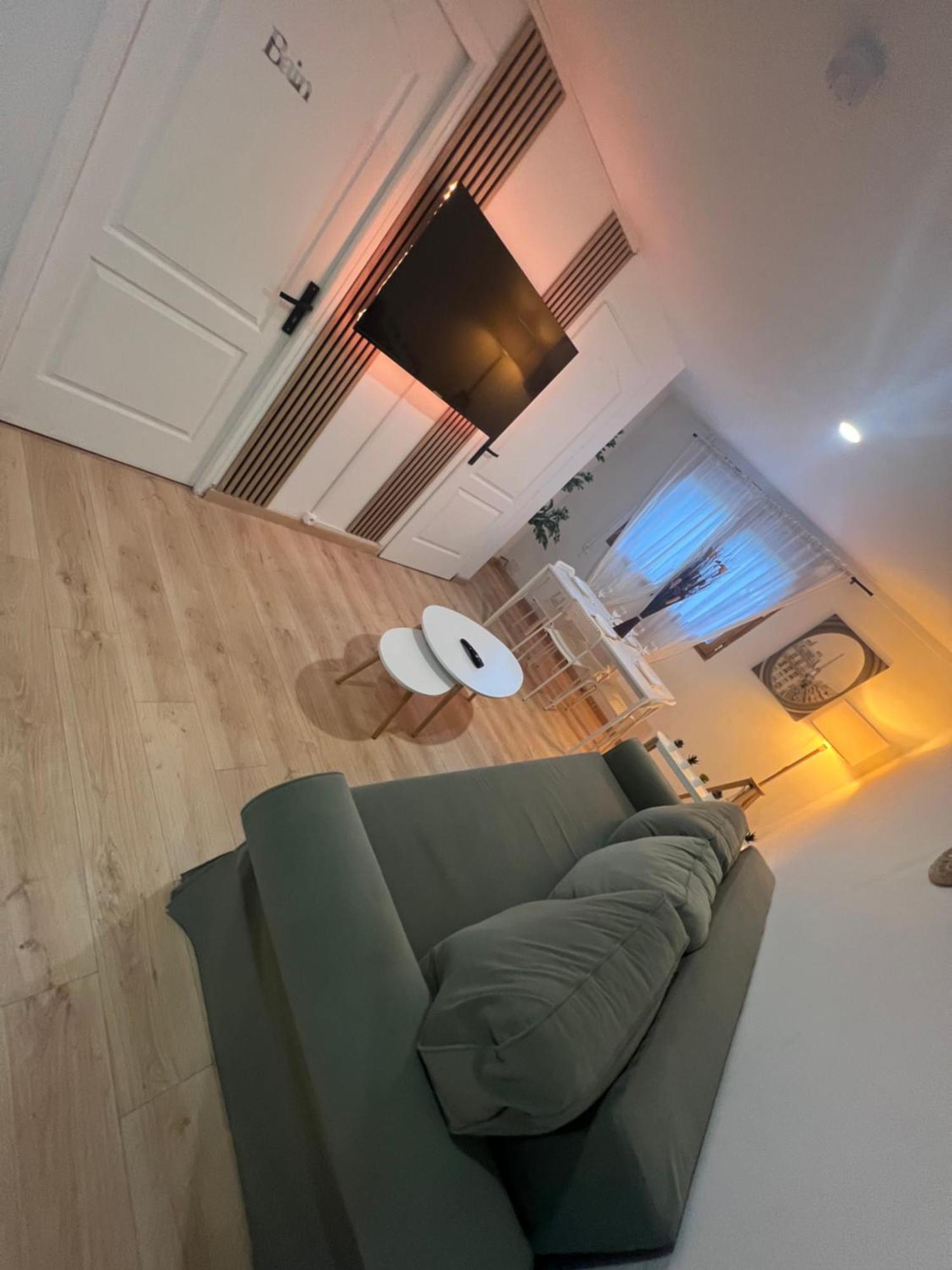 Appartement Pres De Paris, Disney & Cdg Tremblay-en-France Buitenkant foto